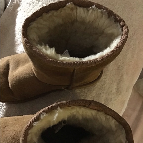 UGG - Picture 8 of 8